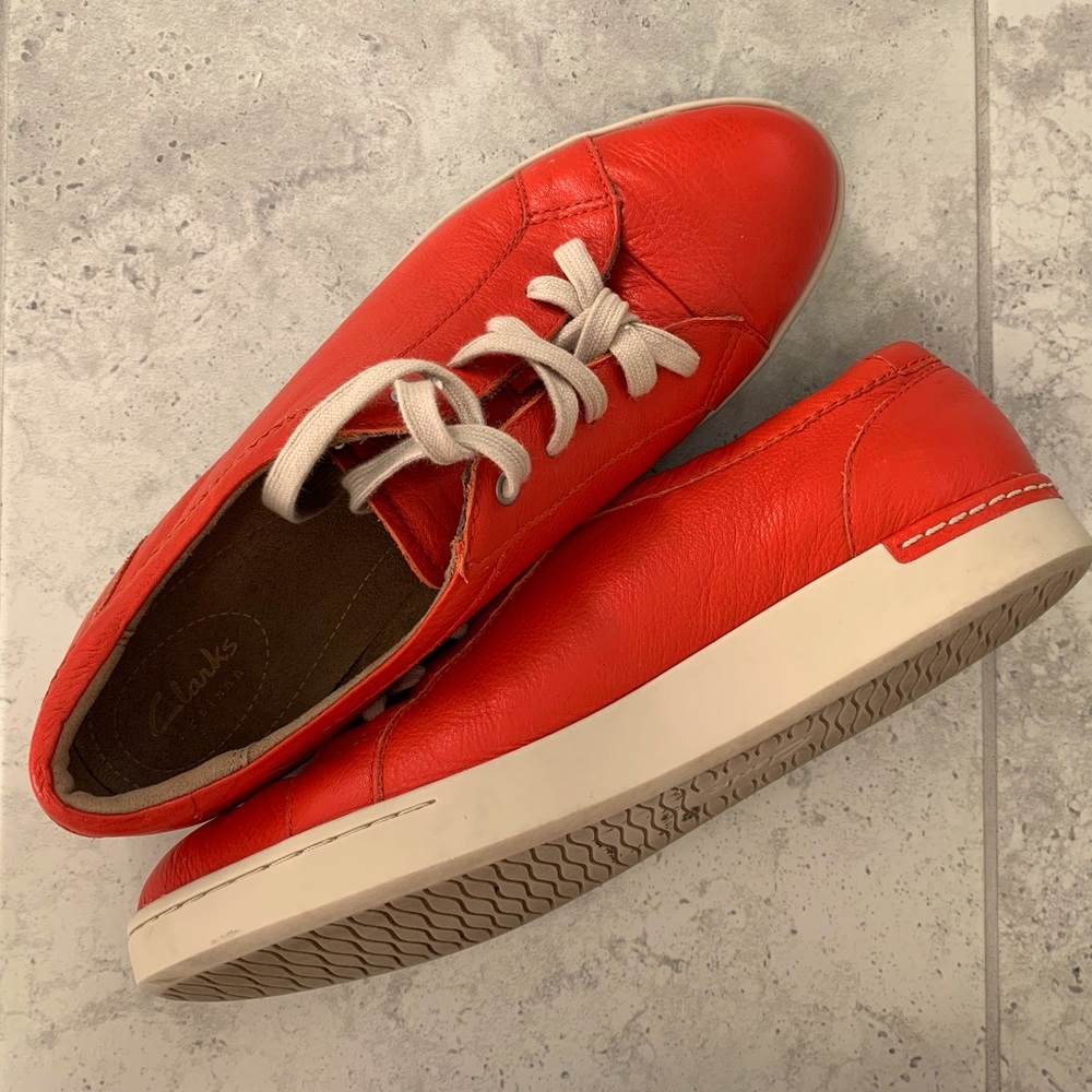 Clarks Artisan Cordellia 👟 - Size 9.5 - Leather